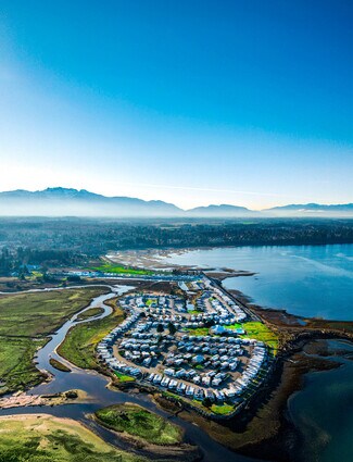 Plus de détails pour 200 Corfield St N, Parksville, BC - Terrain à vendre