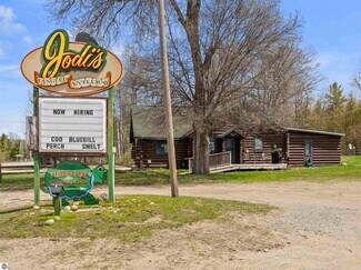 Plus de détails pour 15015 US Highway 31, Beulah, MI - Local commercial à vendre