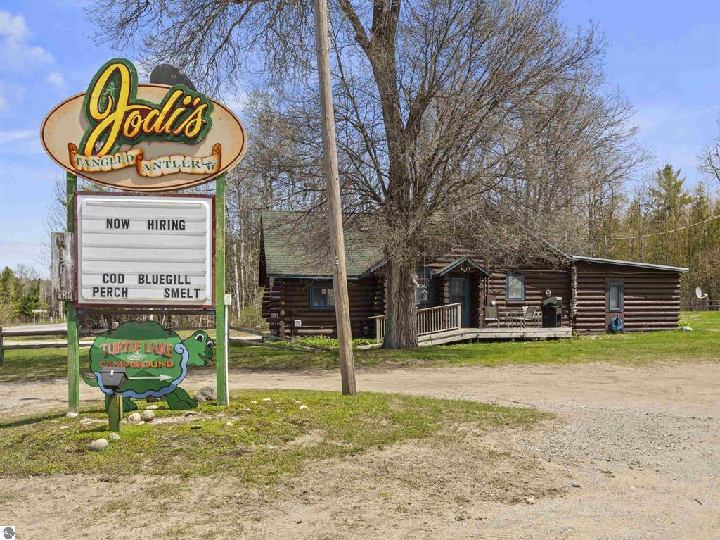 15015 US Highway 31, Beulah, MI à vendre Photo de l’immeuble– Image 1 sur 50