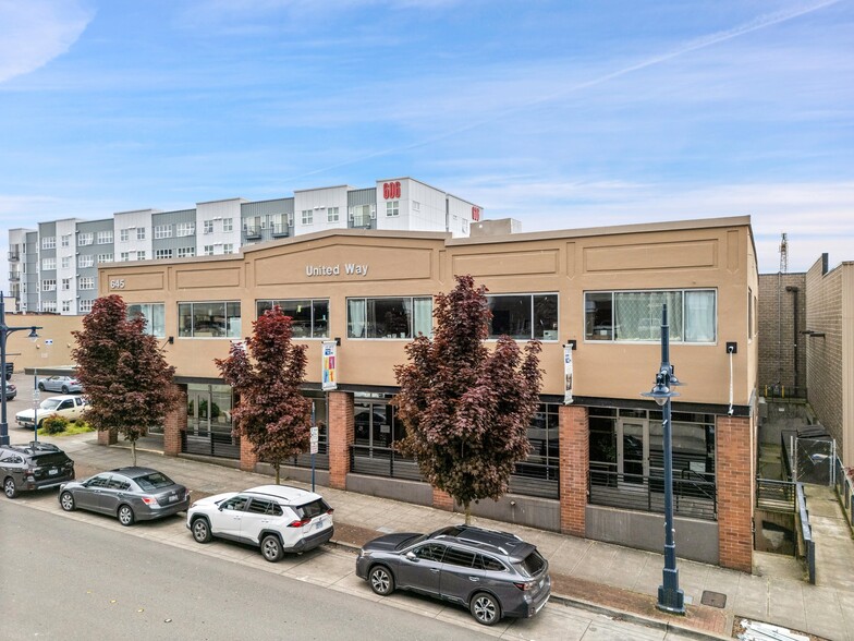 645-647 4th St, Bremerton, WA à vendre - Photo de l’immeuble – Image 1 sur 59