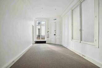 81 Rue Jouffroy D'Abbans, Paris à louer Photo intérieure– Image 1 sur 6