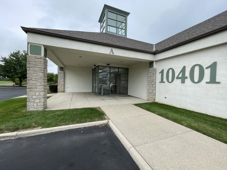 10401 Sawmill Pky, Powell, OH à louer - Photo de l’immeuble – Image 2 sur 32