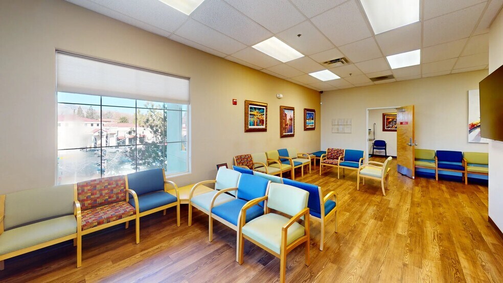 540 W Plumb Ln, Reno, NV à louer - Photo intérieure – Image 3 sur 12