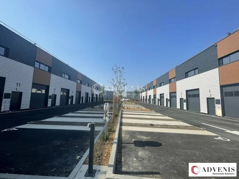 Local d’activités dans Gradignan à louer - Photo de l’immeuble – Image 3 sur 11