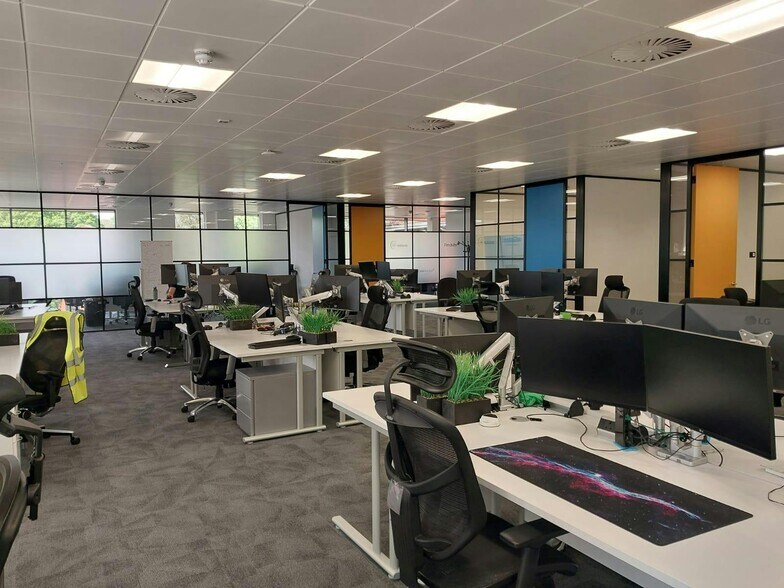 Switchback Office Park, Gardner Road, Maidenhead à louer - Photo de l’immeuble – Image 2 sur 5