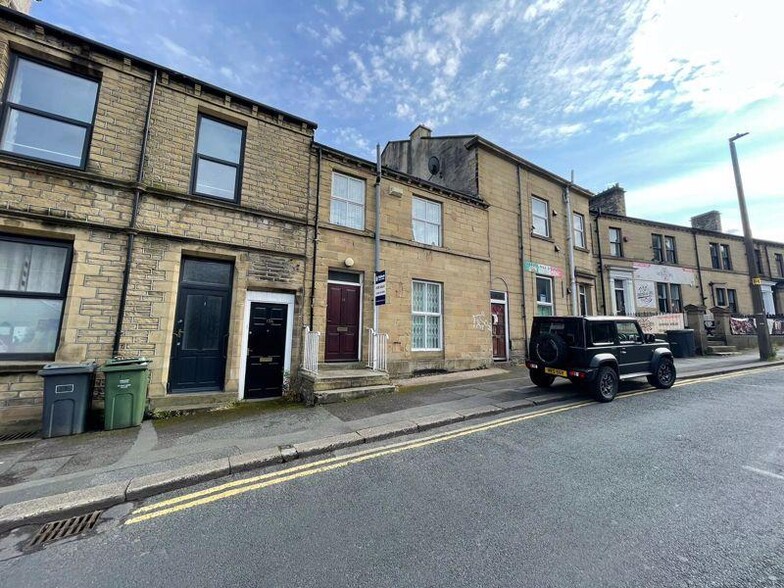 19 Greenhead Rd, Huddersfield à vendre - Photo de l’immeuble – Image 1 sur 11