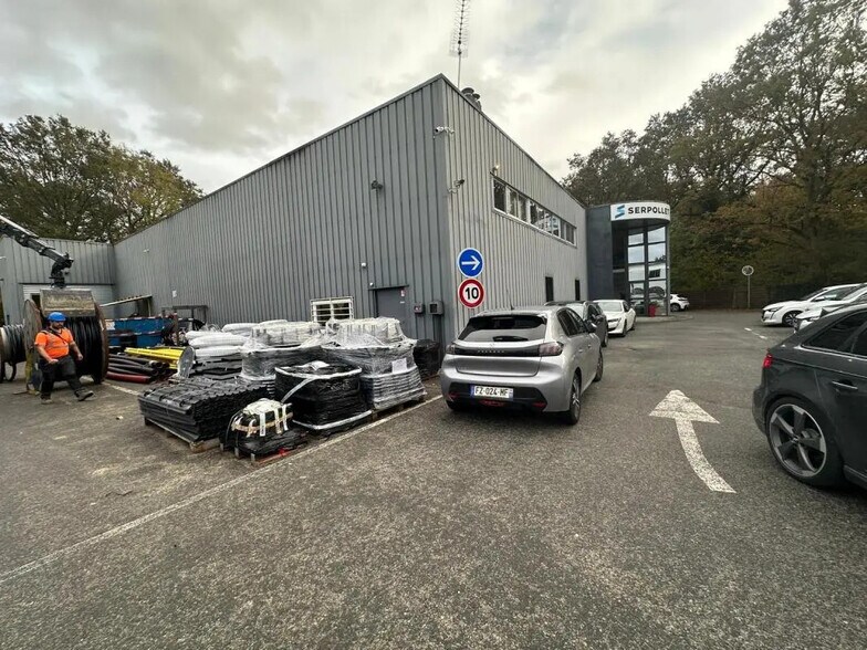 Local d'activités dans Valenton à vendre - Photo de l’immeuble – Image 3 sur 4