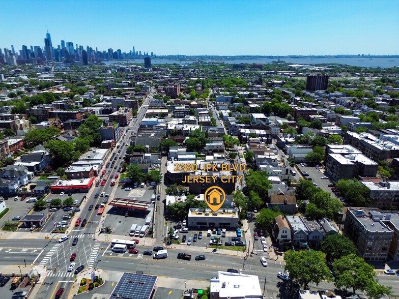 2380 John F Kennedy Blvd, Jersey City, NJ à vendre - Photo de l’immeuble – Image 1 sur 10