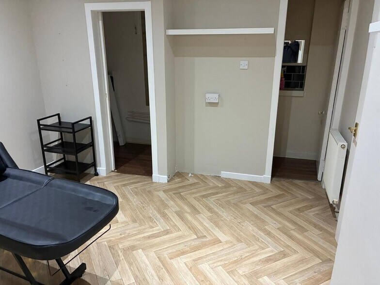 2-6 Jarvey St, Bathgate à louer - Photo de l’immeuble – Image 3 sur 14
