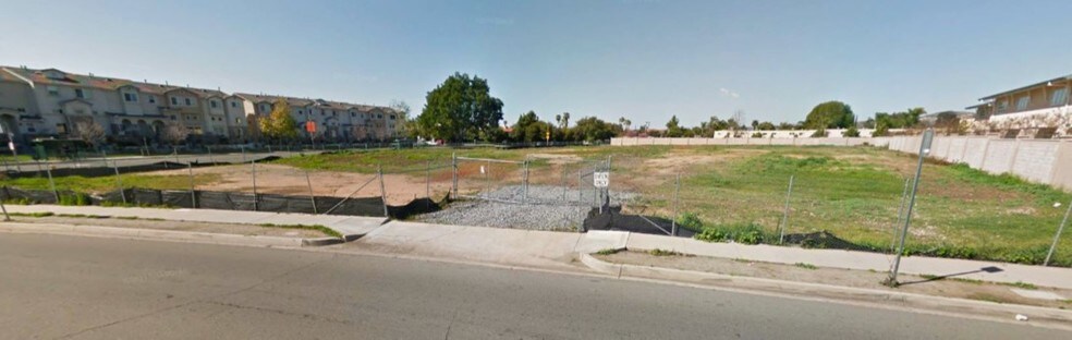 395 Ballantyne St, El Cajon, CA à louer - Photo de l’immeuble – Image 2 sur 2