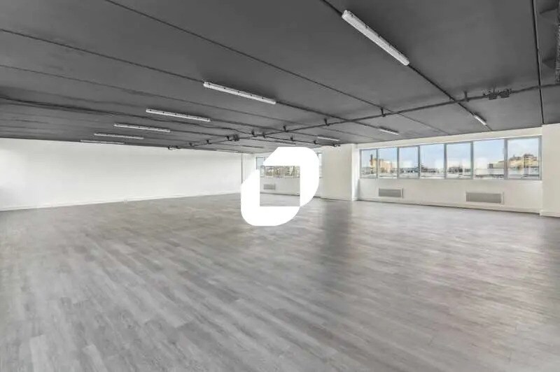 Local d’activités dans Épinay-sur-Seine à louer - Photo de l’immeuble – Image 2 sur 14