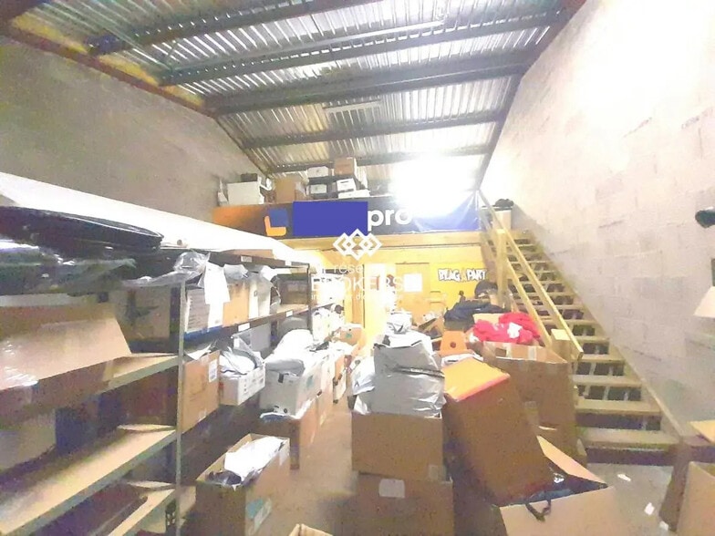 Local d’activités dans Orléans à louer - Photo intérieure – Image 2 sur 20