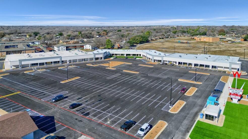 215-220 Sunset Blvd, Sherman, TX à louer - Photo de l’immeuble – Image 2 sur 10