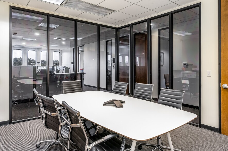 1910 W Sunset Blvd, Los Angeles, CA à louer - Photo de l’immeuble – Image 2 sur 19