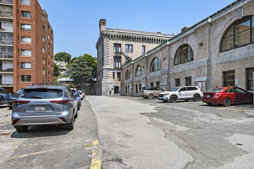 92 High St, Medford, MA à louer - Photo de l’immeuble – Image 3 sur 28