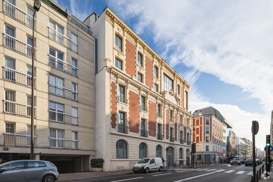 150 Rue Victor Hugo, Levallois-Perret à louer - Photo de l’immeuble – Image 3 sur 4