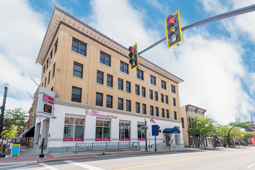 41 N Sandusky St, Delaware, OH à louer - Photo principale – Image 1 sur 30