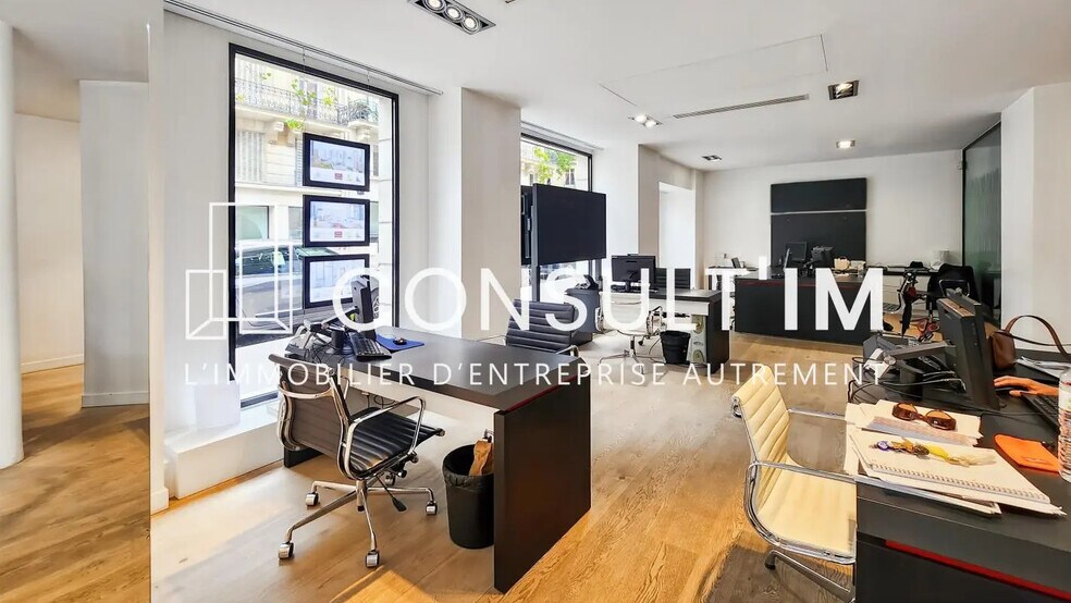 Local commercial dans Paris à louer - Photo de l’immeuble – Image 3 sur 8