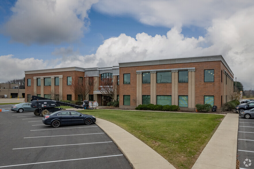 4505 Stephen Cir NW, Canton, OH à louer - Photo principale – Image 1 sur 4
