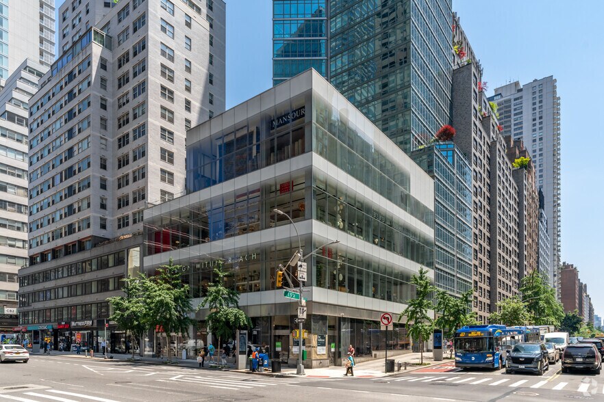 201 E 57th St, New York, NY à louer - Photo principale – Image 1 sur 6