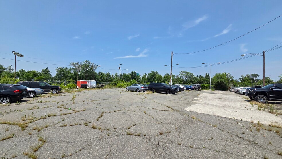5719 Leesburg Pike, Falls Church, VA à vendre - Photo de l’immeuble – Image 2 sur 3