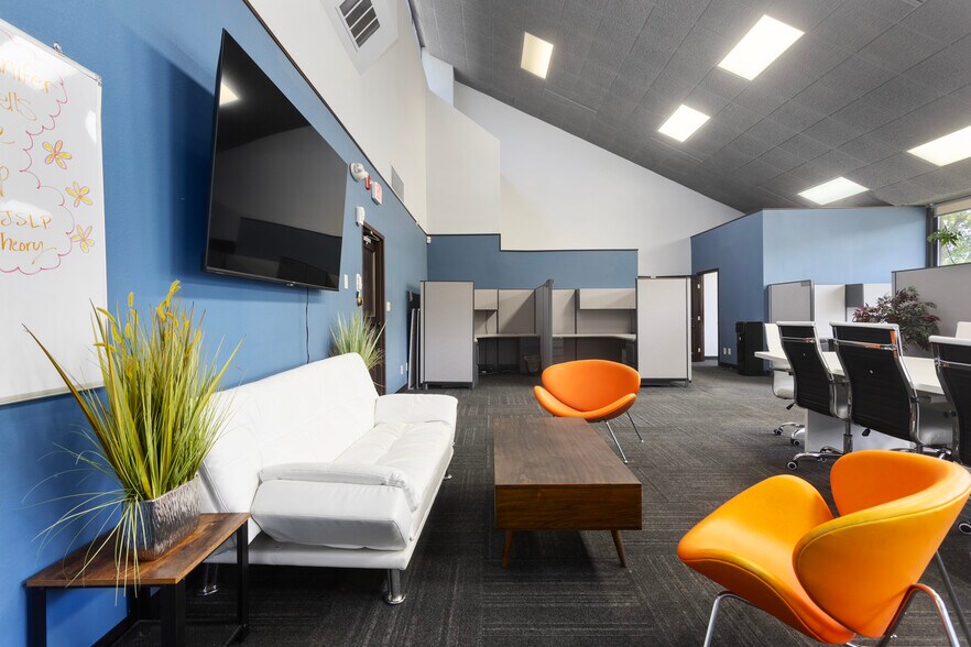 4800 Lamar Ave, Mission, KS à louer - Photo de l’immeuble – Image 1 sur 30