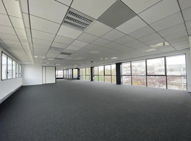 Plus de détails pour 48 Boulevard Chilpéric, Chelles - Bureau à louer