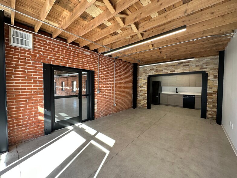 1394 S Acoma St, Denver, CO à vendre - Photo intérieure – Image 3 sur 12