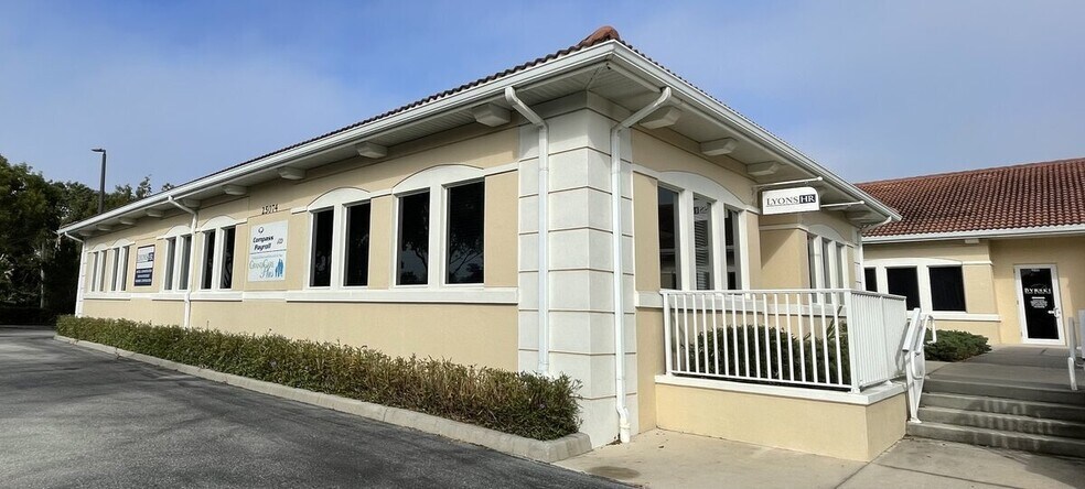 25074 Olympia Ave, Punta Gorda, FL à vendre - Photo principale – Image 1 sur 33