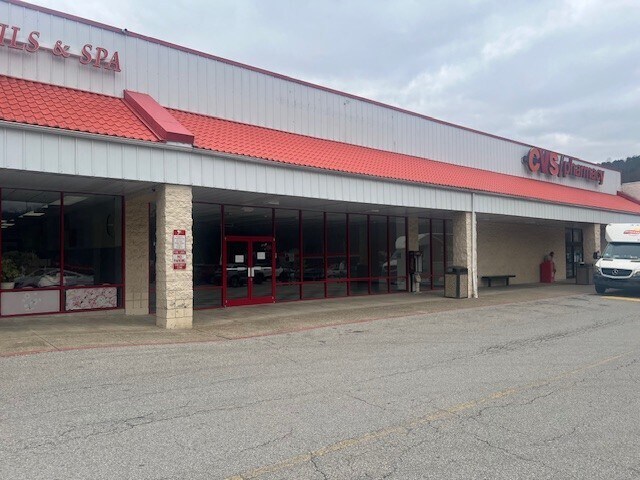 303-309 Crossings Mall, Elkview, WV à louer - Photo de l’immeuble – Image 2 sur 12