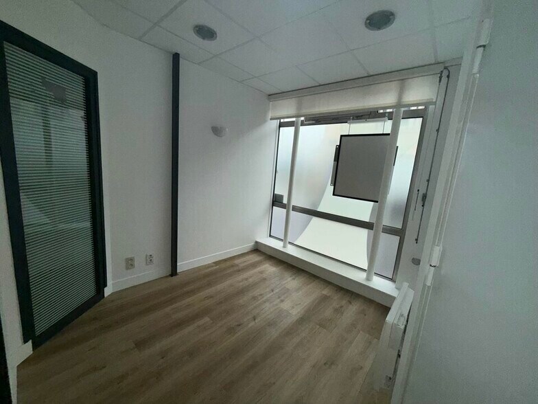 Bureau dans Barentin à vendre - Photo intérieure – Image 3 sur 10