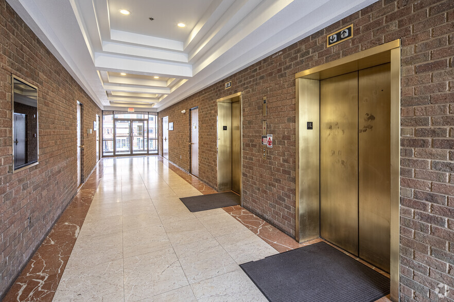 3975 University Dr, Fairfax, VA à louer - Hall d’entrée – Image 3 sur 12