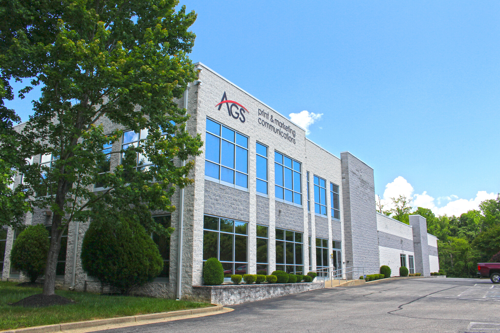 4590 Graphics Dr, White Plains, MD à louer Photo de l’immeuble– Image 1 sur 22