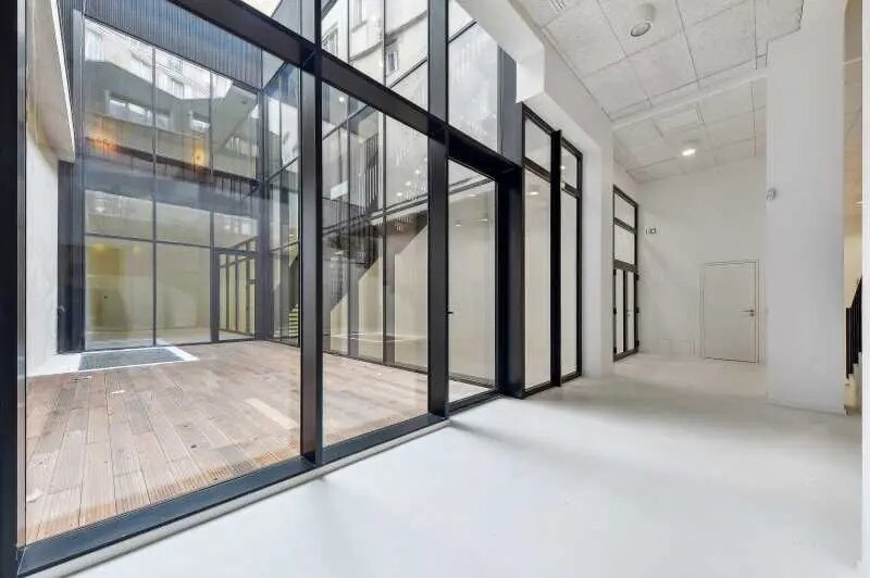 44 Rue Des Vinaigriers, Paris à vendre - Photo de l’immeuble – Image 2 sur 14