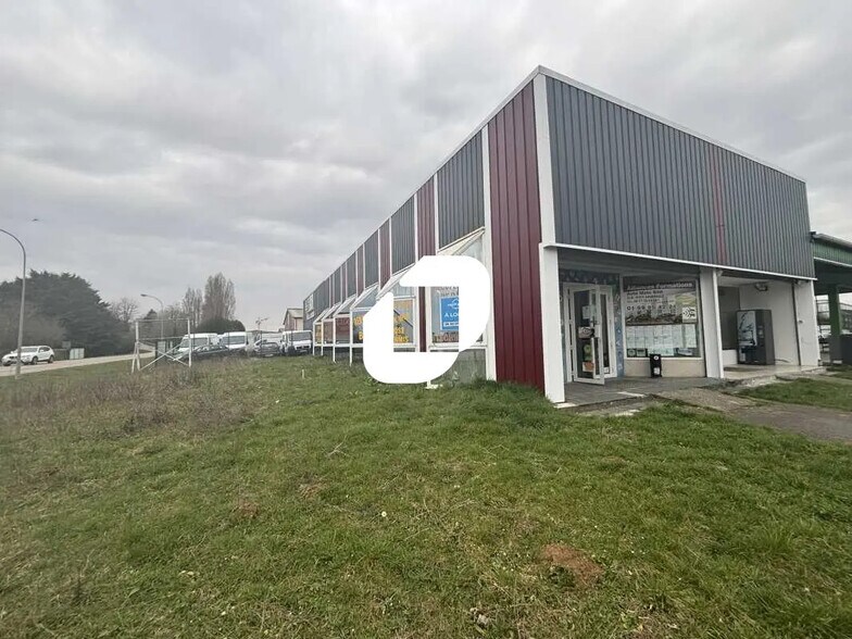 Local commercial dans Angerville à louer - Photo de l’immeuble – Image 1 sur 7