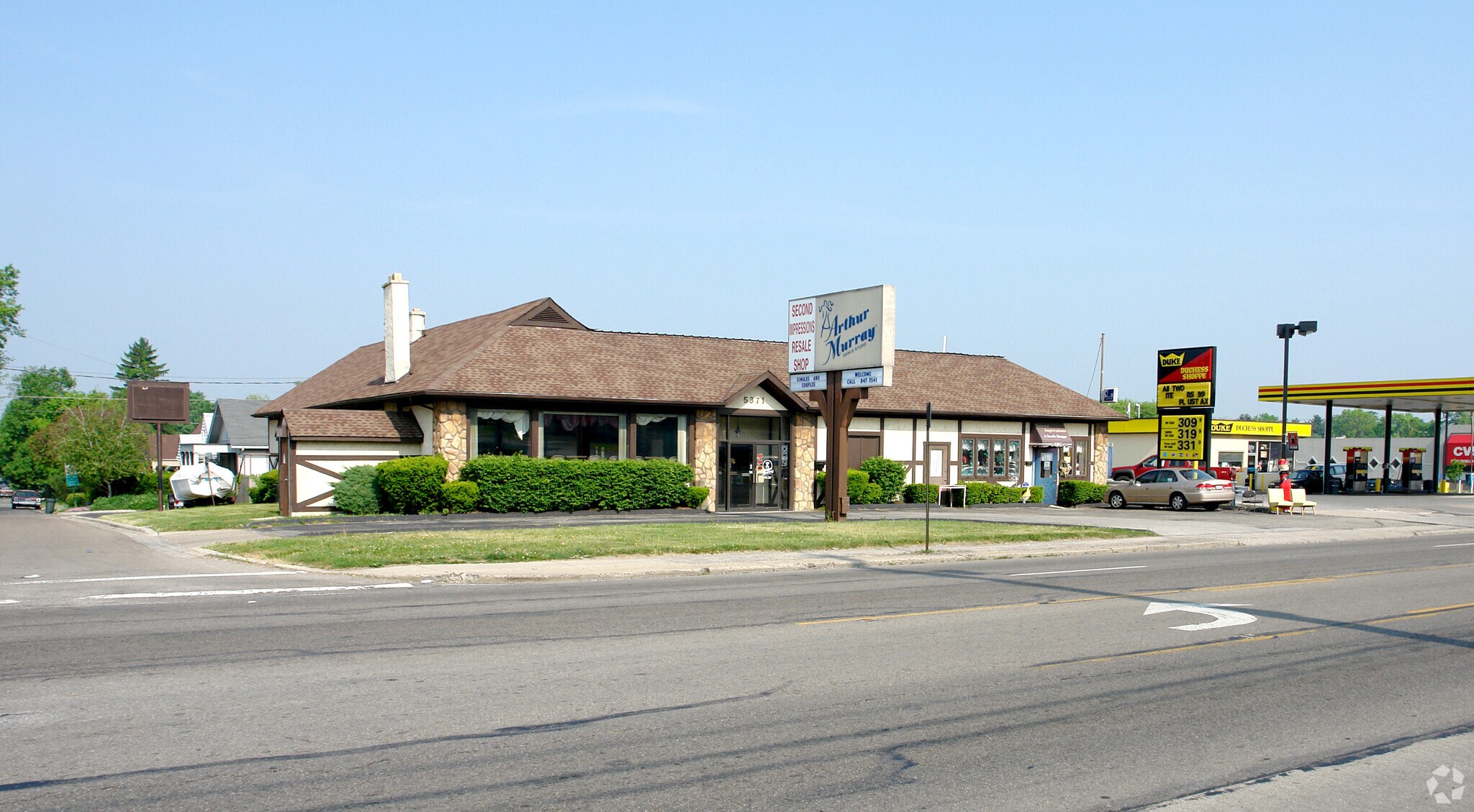 5381 N High St, Columbus, OH à louer Photo de l’immeuble– Image 1 sur 2