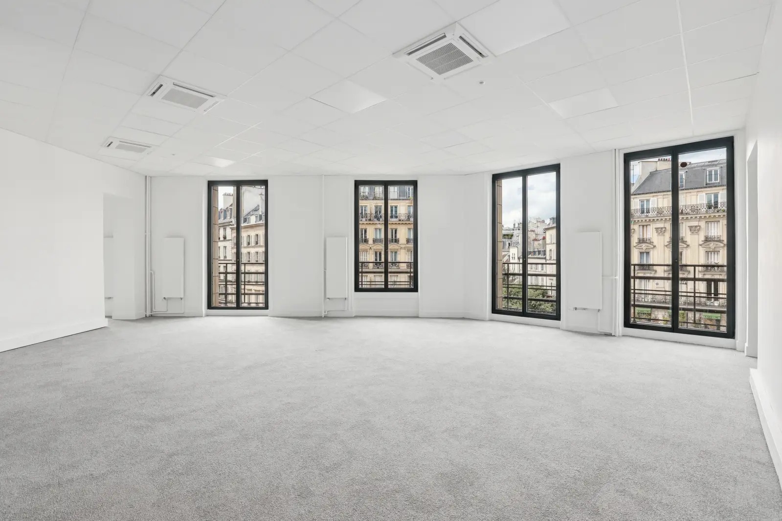 13 Place Kossuth, Paris à louer Photo intérieure– Image 1 sur 16