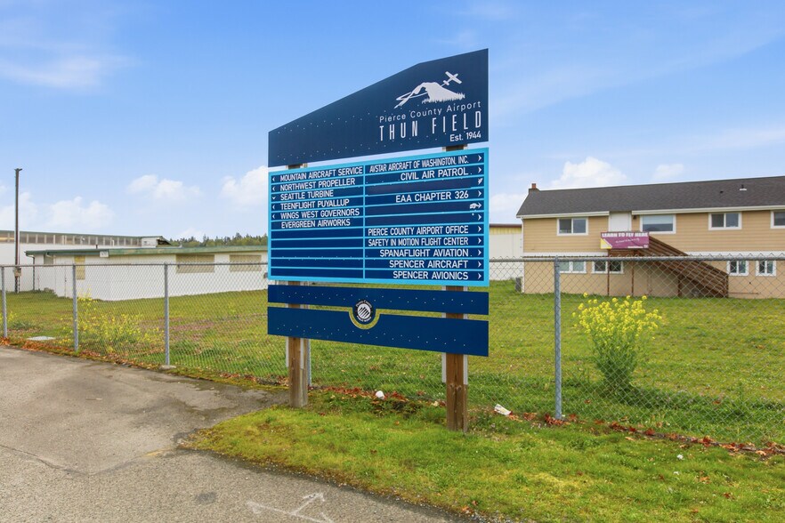 16608 103rd Avenue Ct E, Puyallup, WA à vendre - Photo de l’immeuble – Image 2 sur 22
