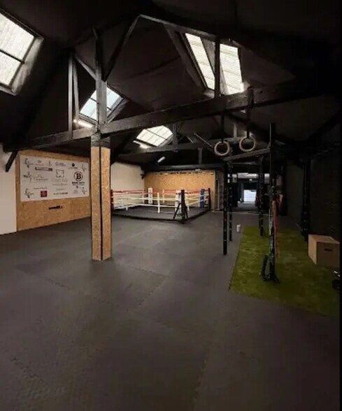 Local d'activités dans Saint-Quentin à vendre - Photo intérieure – Image 2 sur 5