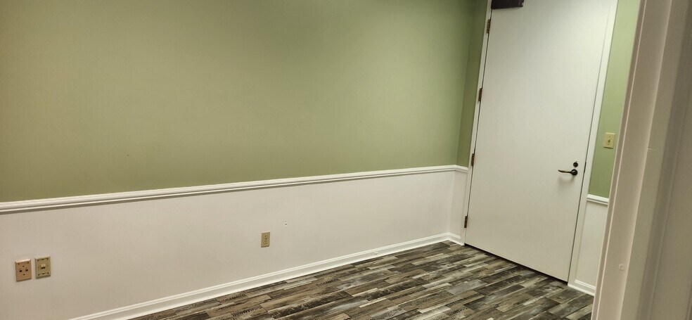 24700 Center Ridge Rd, Westlake, OH à vendre - Photo de l’immeuble – Image 3 sur 12