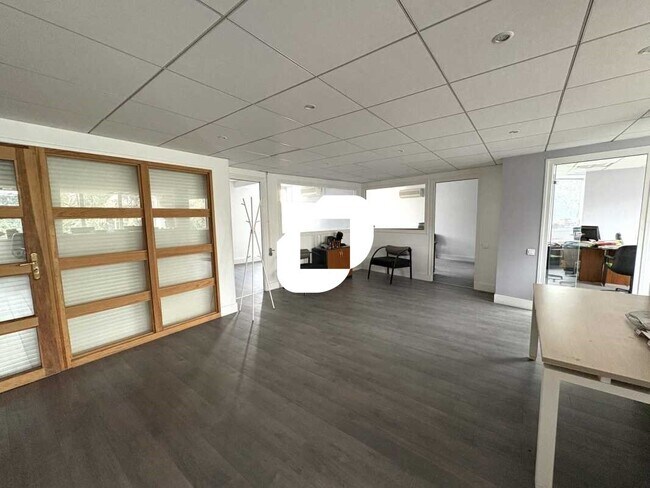 Plus de détails pour Bureau à vendre