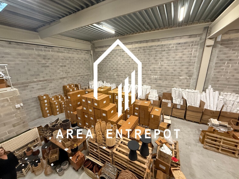 140 Rue Frédéric Joliot, Aix-en-Provence à louer - Photo de l’immeuble – Image 2 sur 7