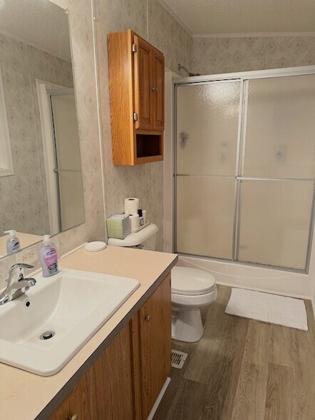 422 Henry St, Stanleytown, VA à vendre - Photo intérieure – Image 2 sur 5