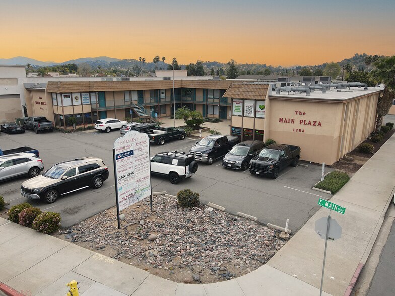 1283 E Main St, El Cajon, CA à louer - Photo de l’immeuble – Image 1 sur 4