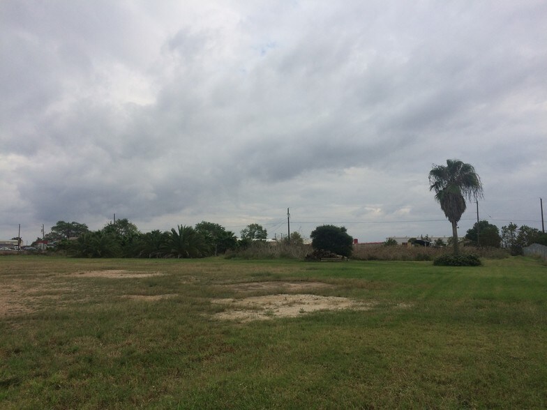 204 Glen Flora Rd, Eagle Lake, TX à vendre - Photo de l’immeuble – Image 2 sur 33