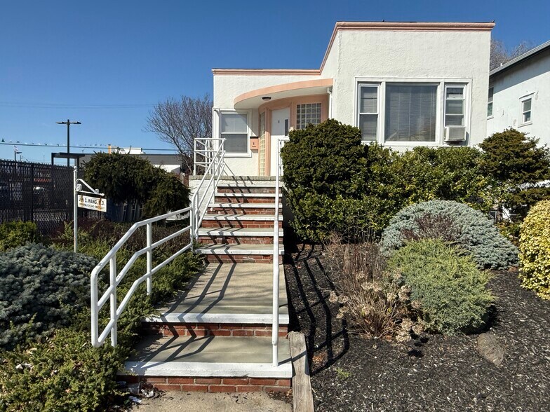 5 E Walnut St, Long Beach, NY à vendre - Photo de l’immeuble – Image 1 sur 37