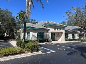 9975 Tamiami Trl N, Naples, FL à louer Photo intérieure– Image 1 sur 4