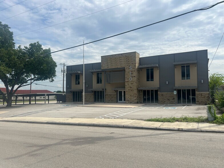 510 Portland Rd, San Antonio, TX à vendre - Photo de l’immeuble – Image 1 sur 2
