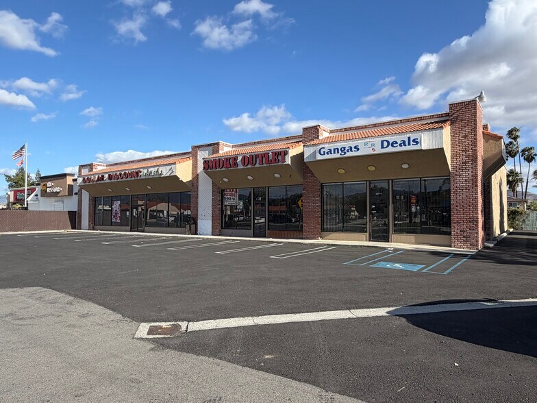 41615-41627 Florida Ave, Hemet, CA à louer - Photo de l’immeuble – Image 3 sur 3