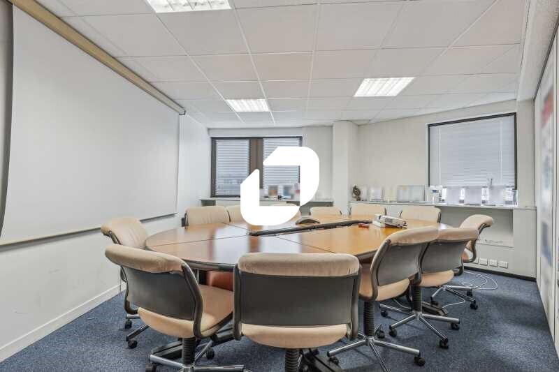 Bureau dans Suresnes à vendre - Photo intérieure – Image 2 sur 12